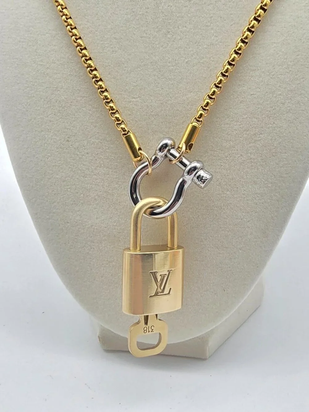 Horse Show Style Stainless Steel Chain with Authentic Louis Vuitton Padlock